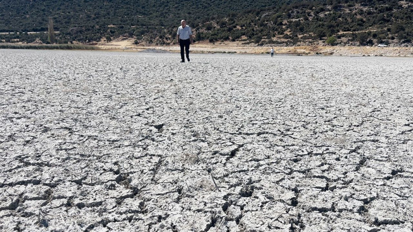 Eğirdir Gölü ikiye bölündü: “Yedi renkli göl” çığlık atıyor - Resim: 7