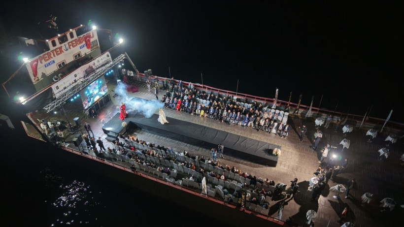 Türkiye'de bir ilk! Feribotta defile yapıldı - Resim: 2