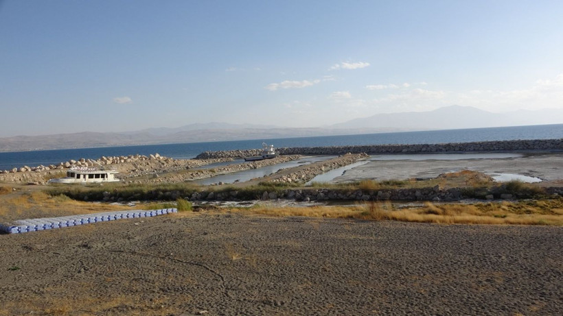 Van Gölü alarm veriyor! Su çekilmesi 3 kilometreye ulaştı - Resim: 2