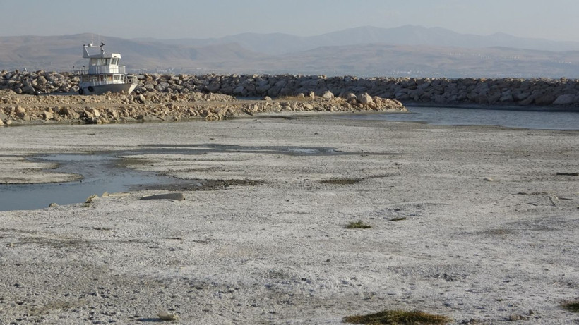 Van Gölü alarm veriyor! Su çekilmesi 3 kilometreye ulaştı - Resim: 7