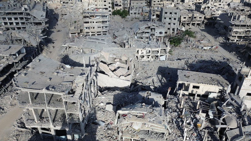 Gazze’nin güneyinde ateşkes sonrası acı manzara: Han Yunus’taki yıkım havadan görüntülendi - Resim: 13