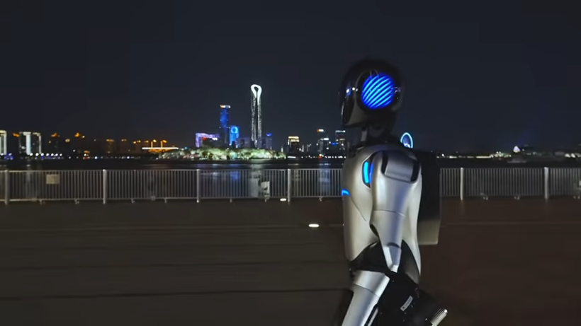 Çinli insansı robot, şehirler arası yürüyüşle Guinness rekoru kırdı - Resim: 4