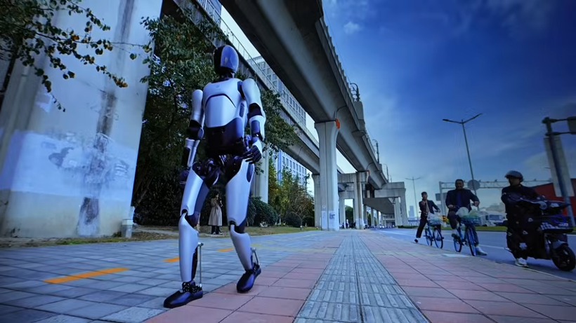 Çinli insansı robot, şehirler arası yürüyüşle Guinness rekoru kırdı - Resim: 5