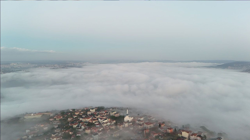İstanbul Boğazı sisle kapandı, ortaya kartpostallık manzaralar çıktı - Resim: 3