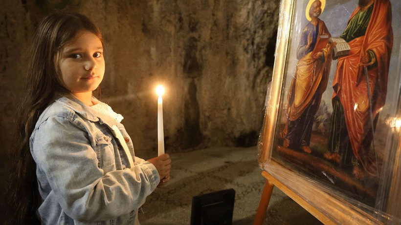 Dünyanın ilk mağara kilisesinde noel ayini: Antakya’da manevi buluşma - Resim: 2