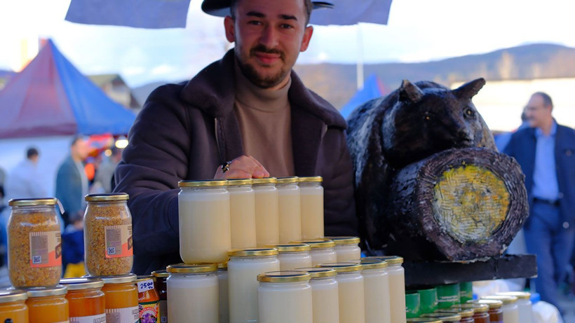 Görenler şaşırıyor, tadanlar vazgeçemiyor: Beyaz bal merak uyandırıyor - Resim: 5