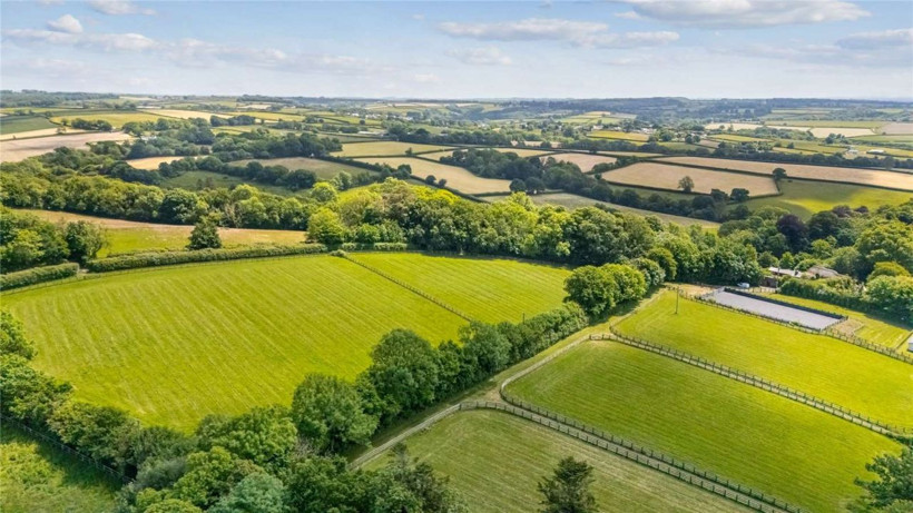 Rolling Stones efsanesinin malikanesi satışta: İstenen fiyat dudak uçuklattı - Resim: 5