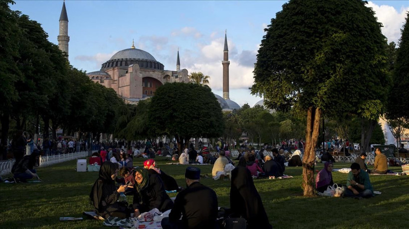 19 ŞUBAT İSTANBUL İFTAR VAKTİ: İstanbul'da oruç saat kaçta açılacak, iftar saat kaçta yapılacak? - Resim: 2