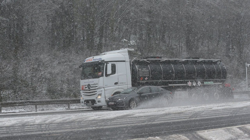 Bolu Dağı’nda mayıs ayında kar yağışı: Yollar beyaza büründü - Resim: 5