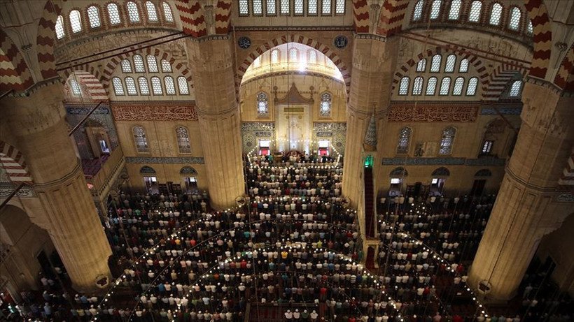 2026 İSTANBUL BAYRAM NAMAZI SAATİ - VAKTİ... Yarın İstanbul Kurban Bayramı namazı saat kaçta kılınıyor? - Resim: 3