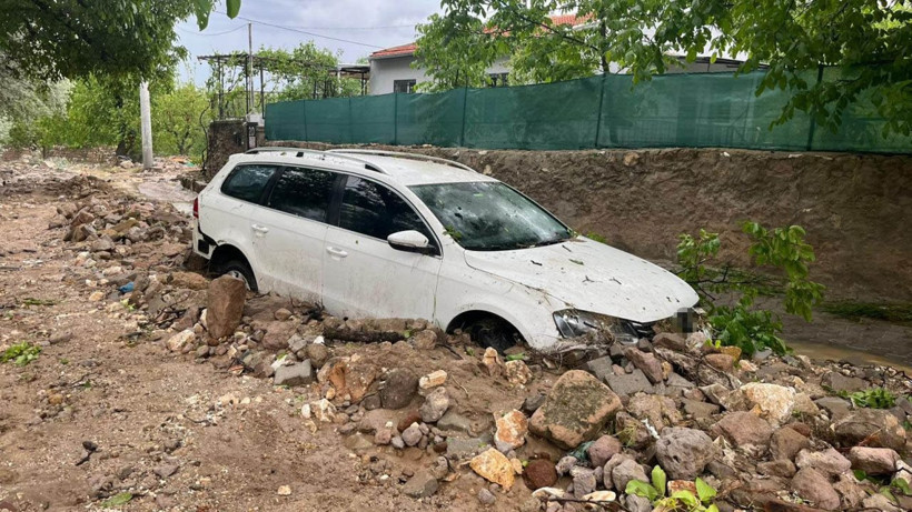 Niğde'de sel felaketi: Suya kapılan kadın hayatını kaybetti - Resim: 4