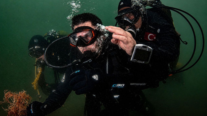 Bakan Kurum, İzmit Körfezi'nde dalış yaptı: Deniz nefes almaya başladı - Resim: 1