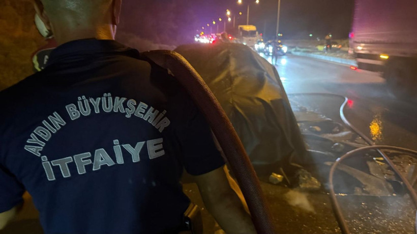 Lüks elektrikli otomobil küle döndü: Yangın 12 saat sürdü - Resim: 1
