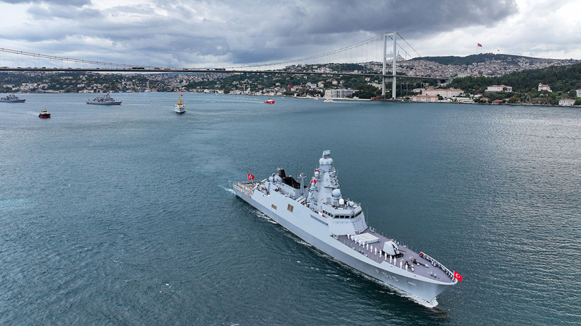 Boğaz’da Preveze korteji: Savaş gemileri ve denizaltılar geçiş yaptı - Resim: 7