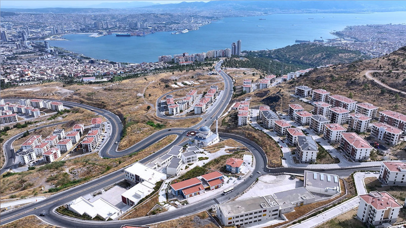 İzmir depreminin 6. yılında Bakan Kurum'dan kentsel dönüşüm mesajı - Resim: 1