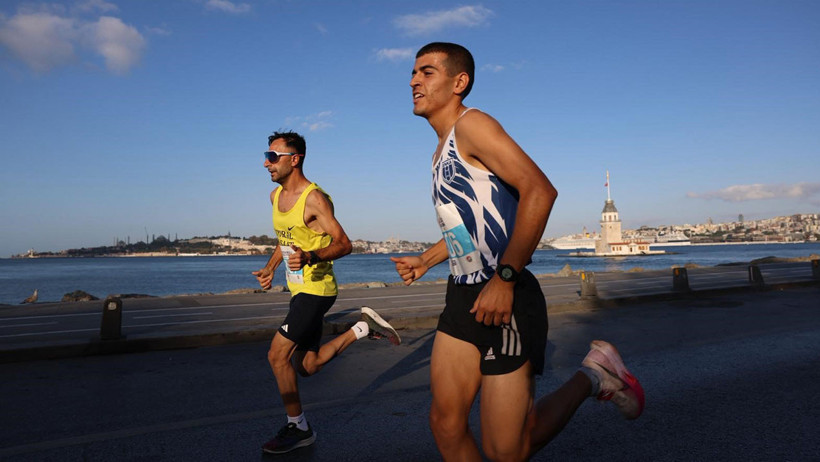 Üsküdar’da 4 bin 500 koşucu “İstanbul’u Koşuyorum” etabında buluştu - Resim : 1