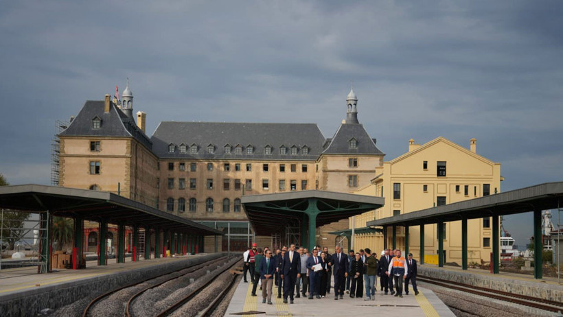 Bakan Ersoy: Tarihi Haydarpaşa Garı kültür ve sanat merkezi olacak - Resim : 1