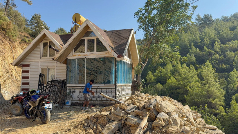 Orman sınırı mağduru aileden ilginç çözüm: Yıkım kararı çıkan evini 150 metre ilerideki arsasına taşıdı - Resim : 2