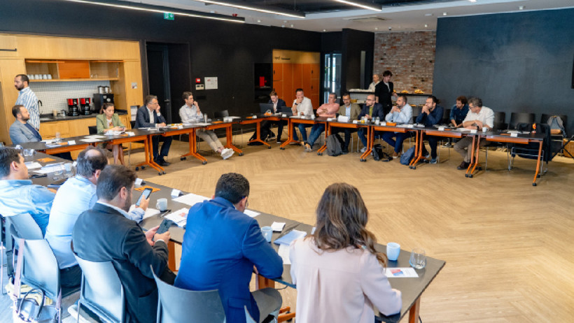 Karar alıcılar belirsizliği tartıştı: Kaçamayız, kabullenmeliyiz - Resim : 1