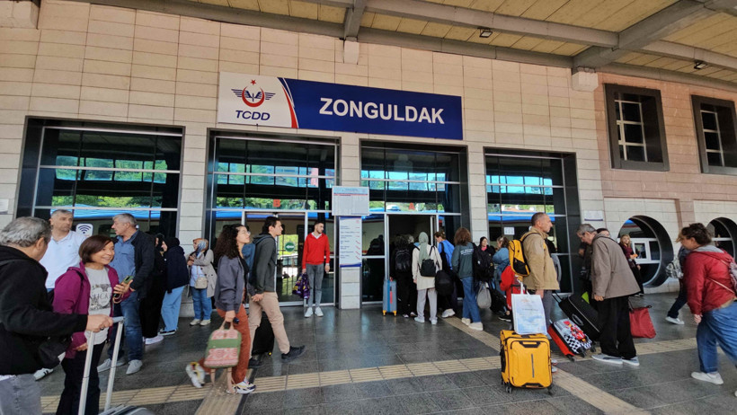 Turistik Karaelmas Ekspresi ikinci seferiyle Zonguldak’a ulaştı - Resim : 1