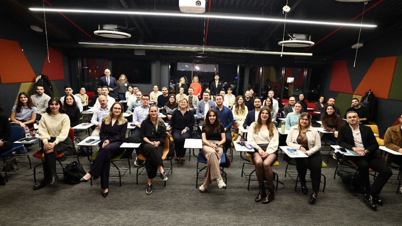 Güler Sabancı’dan üniversitesi öğrencilerine: Önemli olan etki yaratmak ve fayda sağlamak - Resim : 1