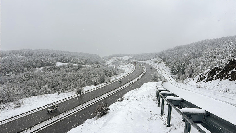 Yurt genelinde kar ve dondurucu soğuk etkisini s&uuml;rd&uuml;r&uuml;yor: 63 ilde kar yağışı, 31 il i&ccedil;in sarı kodlu uyarı - Resim : 1
