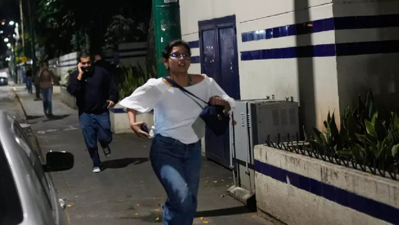 ABD, Venezuela'yı bombaladı! Olağanüstü hal ilan edildi - Resim : 2