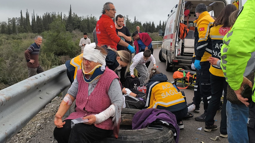 Tekirdağ–Antalya seferini yapan otobüs devrildi: 9 ölü, 21 yaralı - Resim : 1