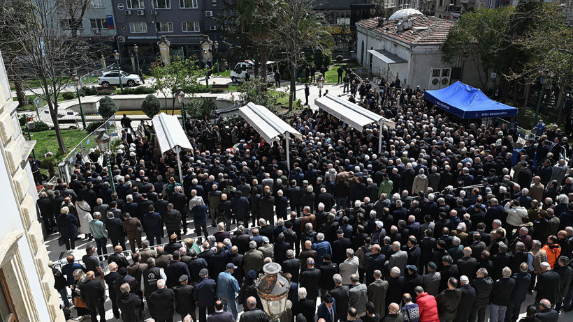 Eski TBMM Başkanı Hüsamettin Cindoruk son yolculuğuna uğurlandı - Resim : 2