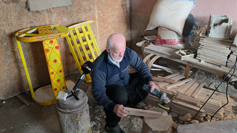 75 yaşındaki usta bir g&uuml;nde beşik yapıyor, fiyatı 3 bin TL&rsquo;den başlıyor - Resim : 1