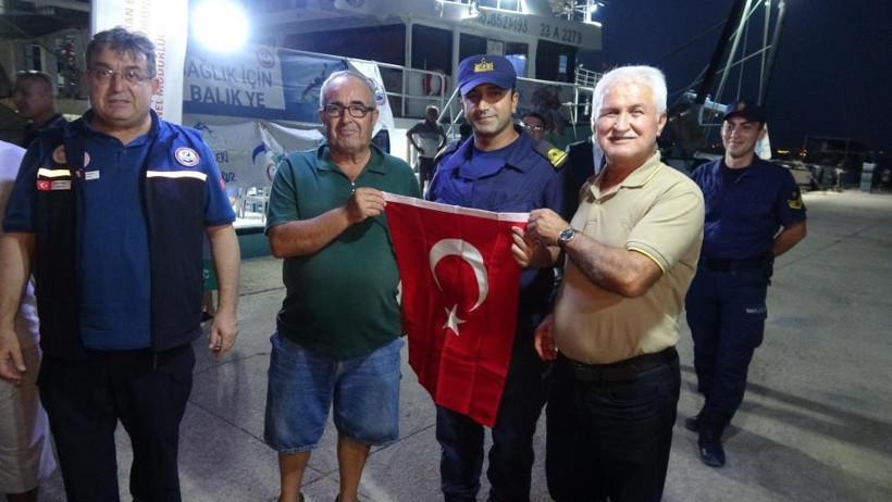 Akdenizli balıkçılar 'Vira Bismillah' diyerek denize açıldı - Resim : 1
