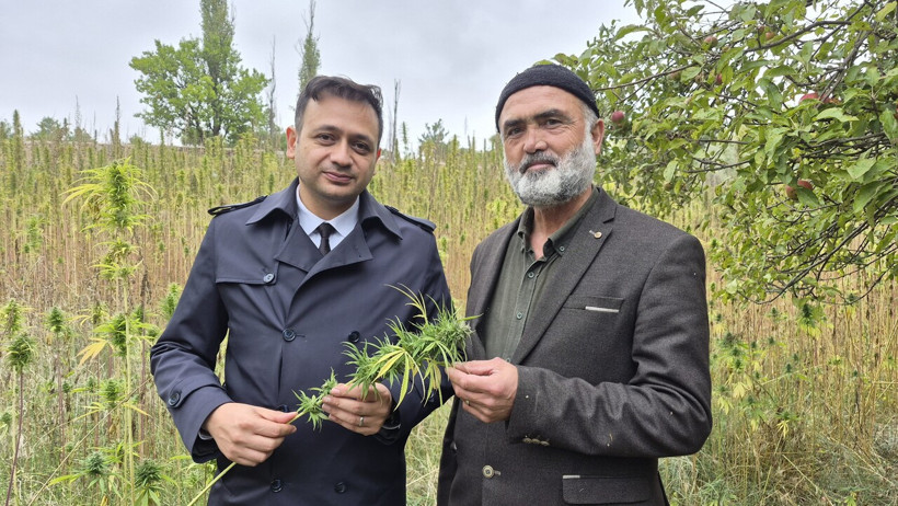 Arıları kenevir tarlasına bıraktı üretimi katladı: Üretilen bal araştırılıyor - Resim: 8