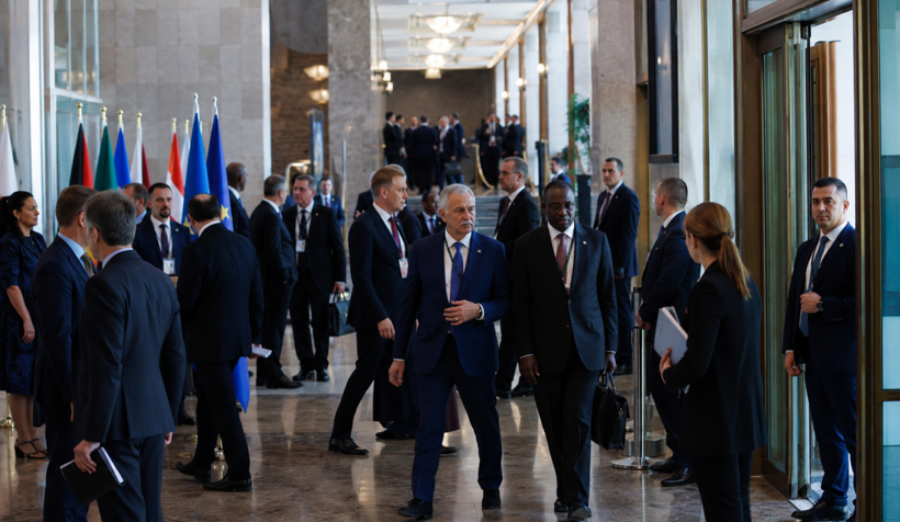 Grönland gerilimi NATO zirvesinde gündemi gölgeledi - Resim : 3