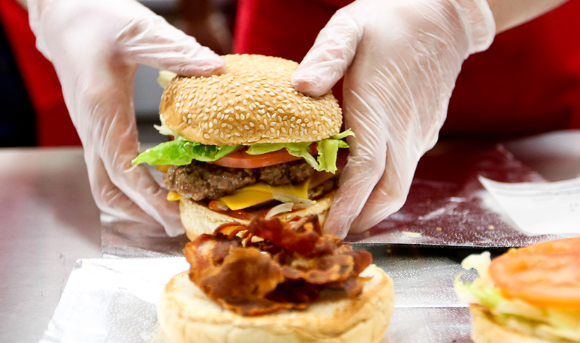 Türkiye'ye gelmeyi planlayan fast food zinciri şubelerini kapatıyor - Resim: 3