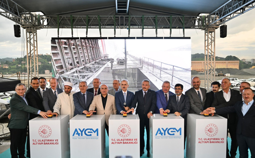 T&uuml;rkiye lojistikte g&uuml;c&uuml;n&uuml; artırıyor: İyidere Limanı&rsquo;nda kritik aşama tamamlandı - Resim : 1