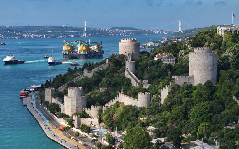 Dev vinç gemisi İstanbul Boğazı'ndan geçti - Resim: 7