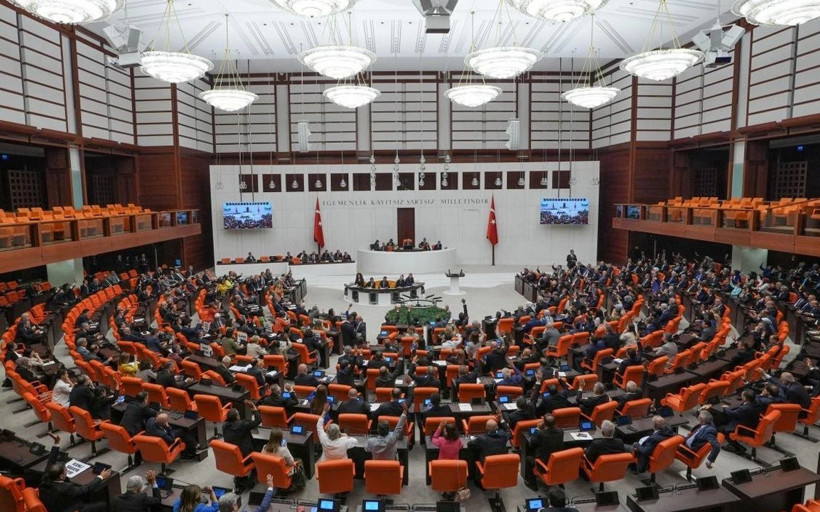 TBMM'de sandalye dağılımı değişti