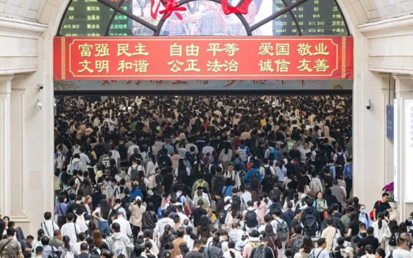 Bir günde 23 milyon kişi trene bindi