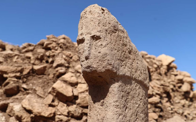 Karahantepe'de tarihi keşif: 12 bin yıl öncesinden insan yüzlü dikilitaş!