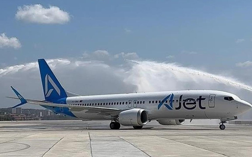 AJet'in 7'nci "Boeing 737-8 MAX" uçağı İstanbul'a geldi