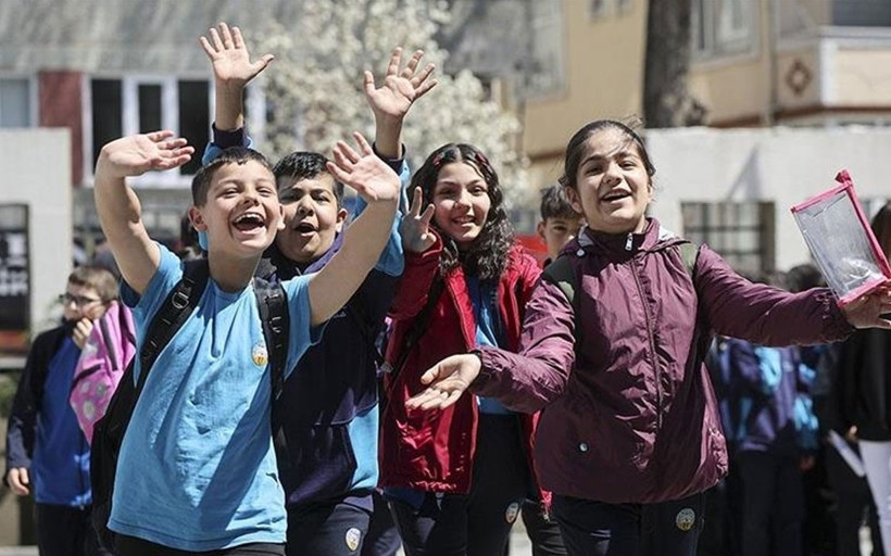 İlk ve ortaokullarda 9 günlük ara tatil başladı