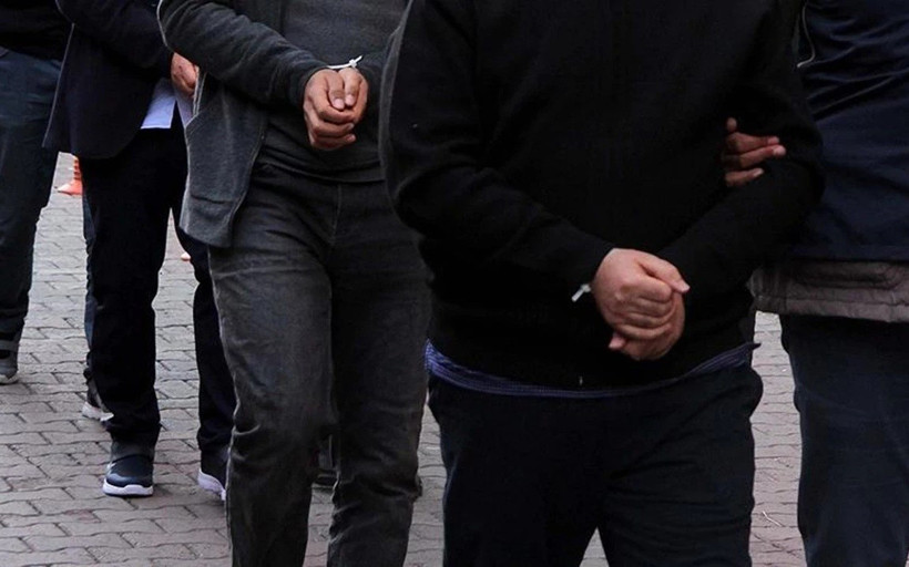 Kırmızı bültenle ve ulusal seviyede aranan 9 kişi Türkiye'ye getirildi