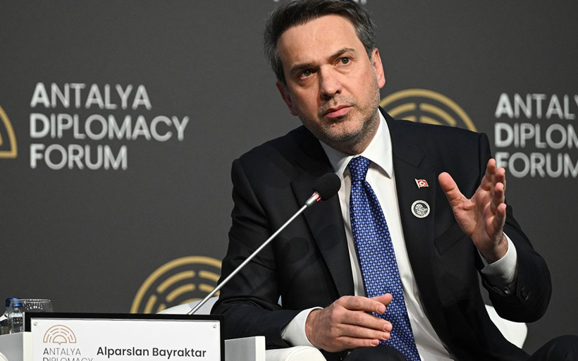 Bayraktar: Ekonomimizde anahtar kelime yenilenebilir enerji