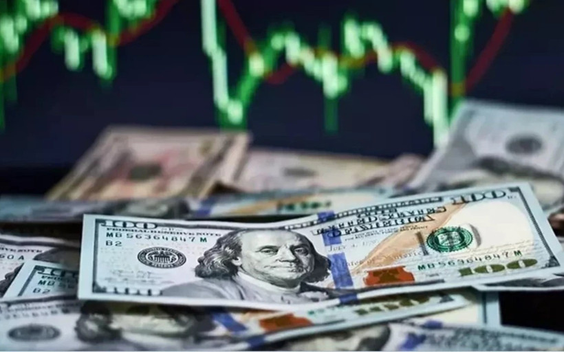 Enflasyon ve dolar tahmini yükseldi