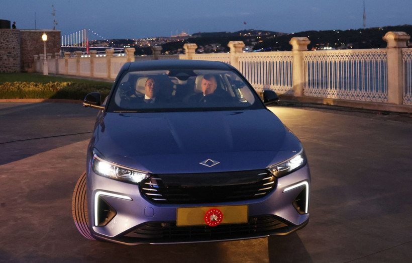 Togg'un yeni modeli T10F, Cumhurbaşkanı Erdoğan'a hediye edildi! Dolmabahçe'de test sürüşü yaptı - Resim: 6