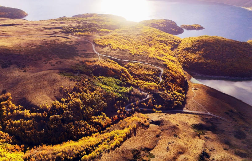 Bitlis’te kartpostallık manzara: Nemrut Krater Gölü’nde renk cümbüşü - Resim: 1