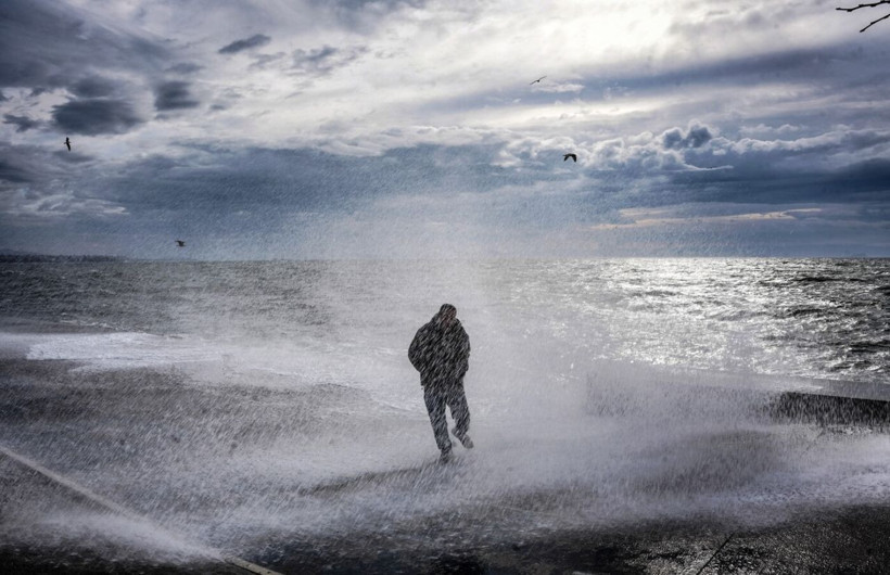Lodos İstanbul sahillerini vurdu: Dev dalgalar kıyıyı aştı - Resim: 2
