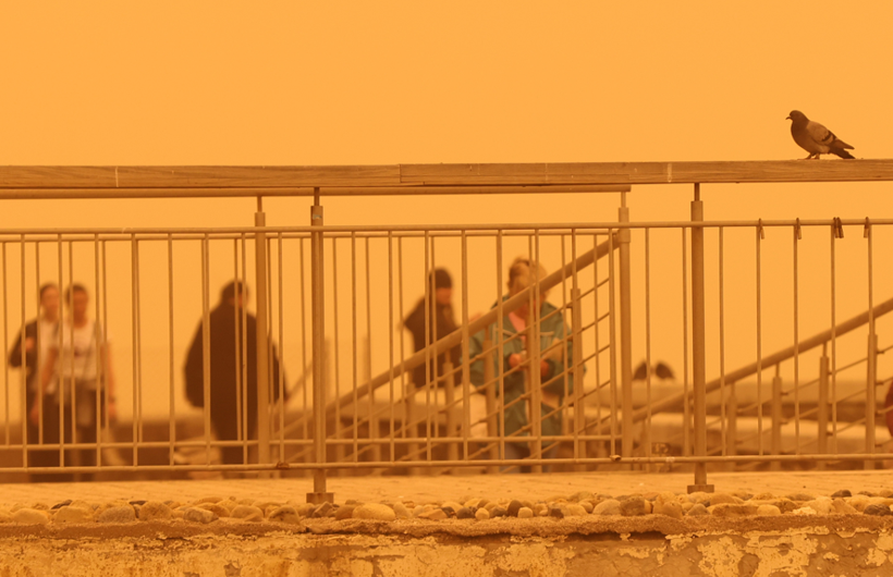 Afrika'dan geldi, Girit Adası'nı kırmızıya bürüdü: Çöl tozları adım adım Türkiye'ye yaklaşıyor - Resim: 2