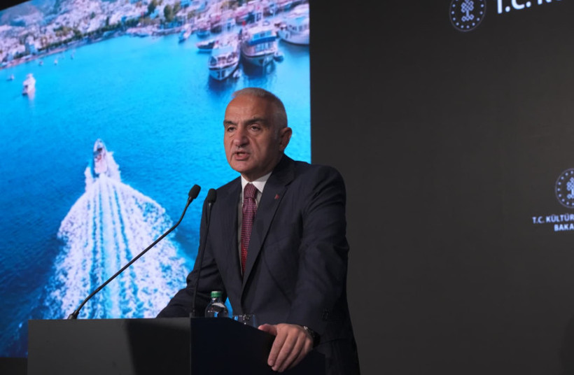 Bakan Ersoy duyurdu: Olumsuzluklara rağmen turizm gelirlerinde rekor geldi - Resim : 1