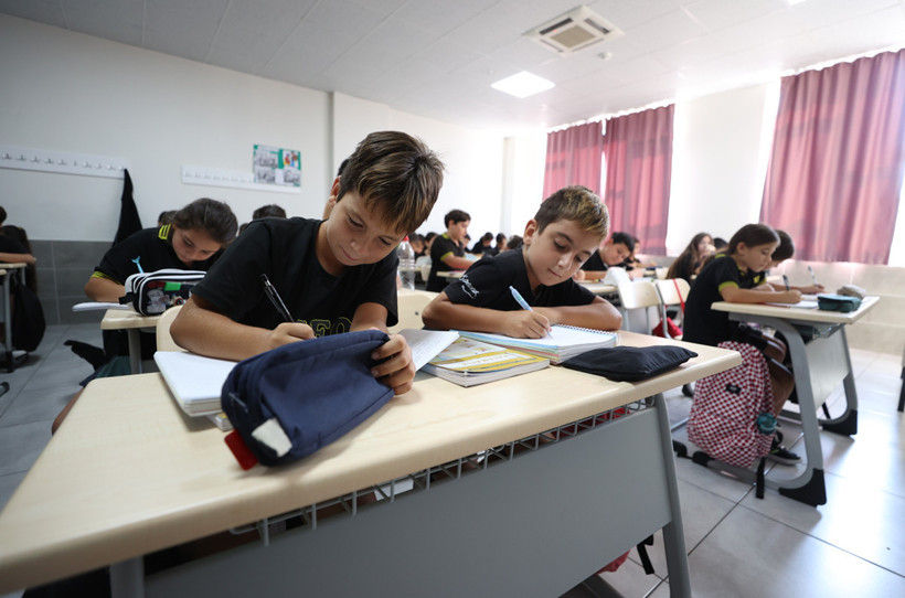 Aynı sınıfta 3 ikiz okuyor! Okulda ise 11 ikiz var - Resim : 1